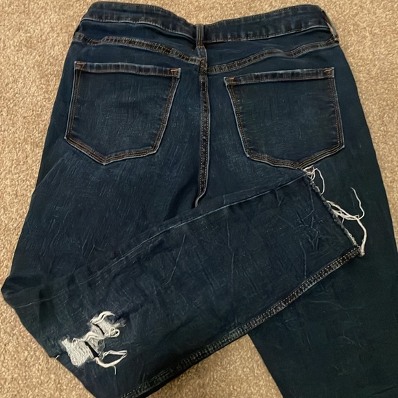 Size 8 - Old Navy Rockstar High Rise Skinny Jeans - Picture 3 of 3